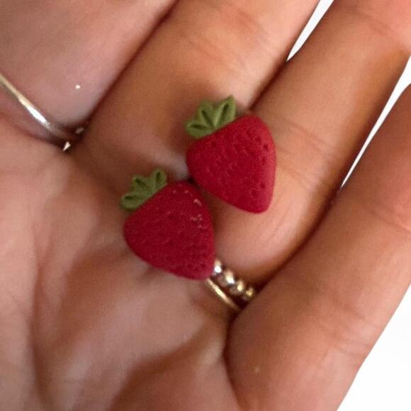 Red and green strawberry - Picture 2 of 2